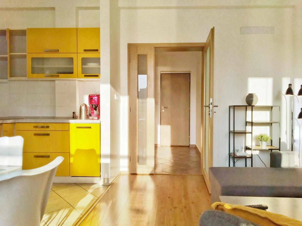Yellow Apartment Ostrava Eksteriør billede