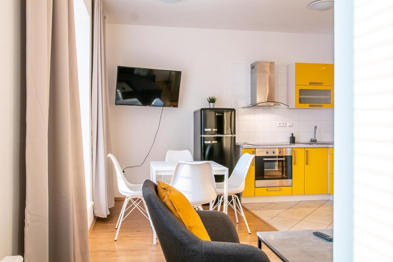 Yellow Apartment Ostrava Eksteriør billede