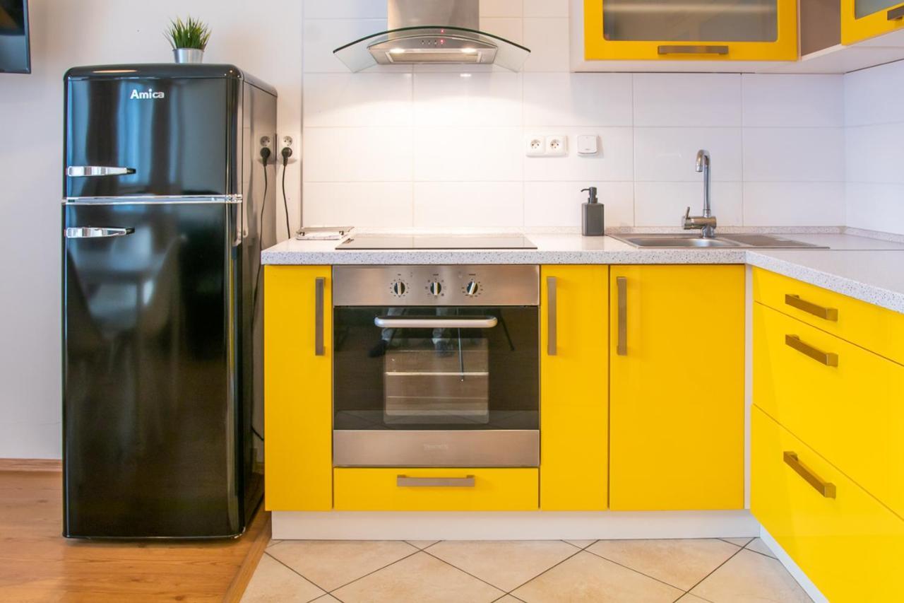 Yellow Apartment Ostrava Eksteriør billede